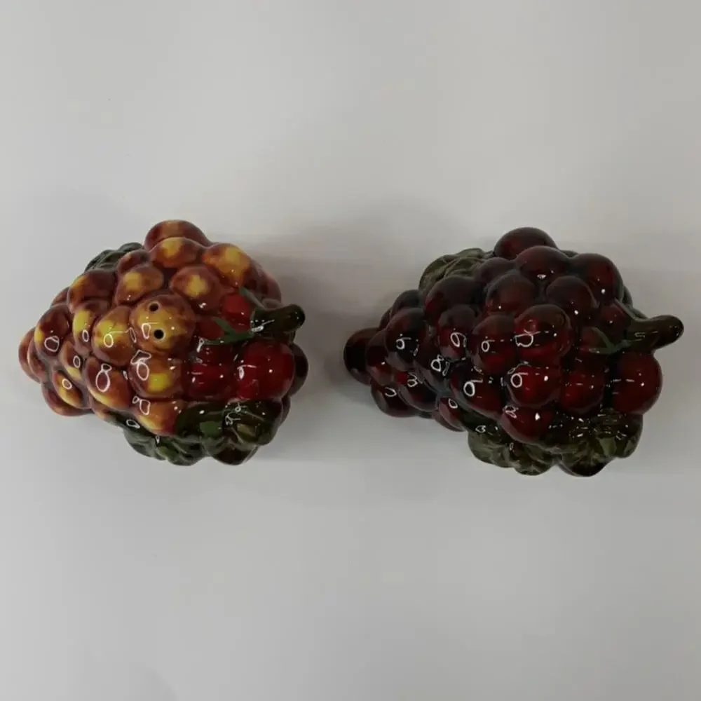 Vintage Salt & Pepper Shaker Set GRAPE Bunches